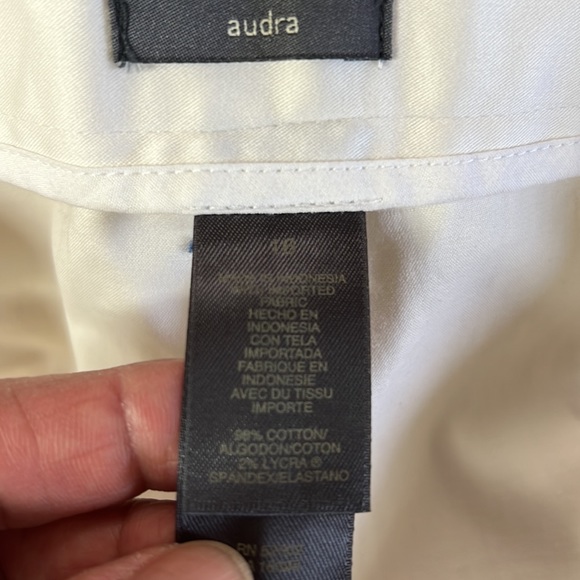 Liz Claiborne Audra Bermuda shorts. - Picture 9 of 9